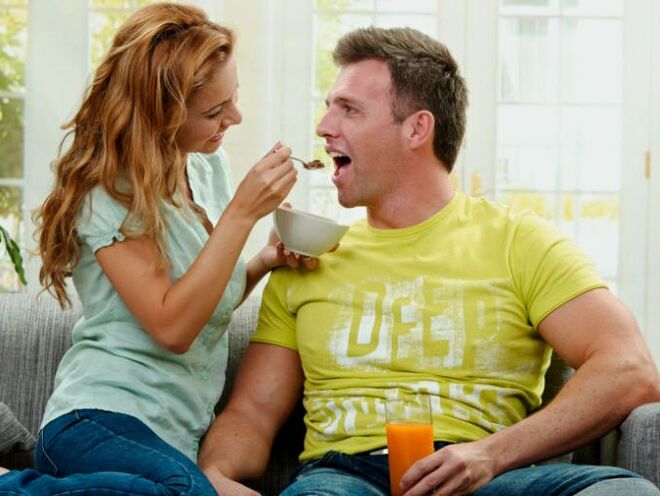 Una nutrición adecuada es la clave para la salud del hombre, incluida la salud sexual.